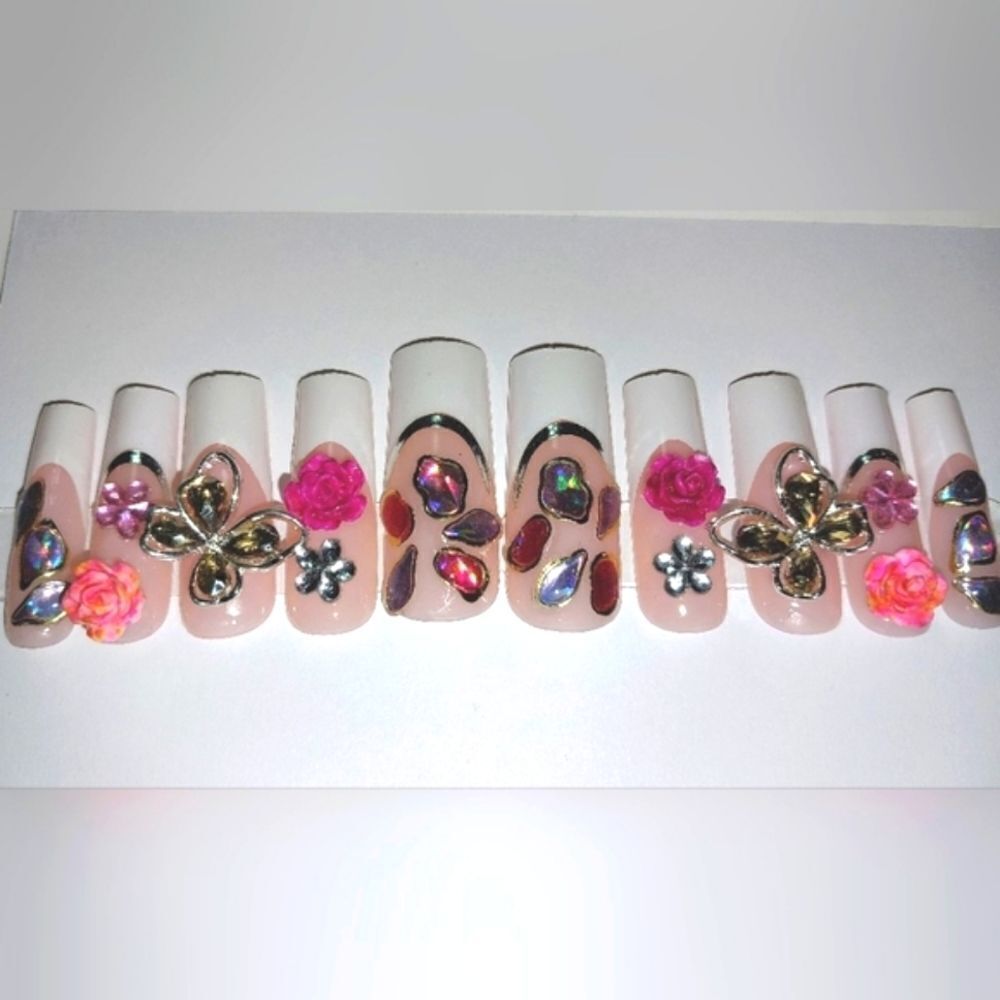Hand crafted custom design 10pc french tip press on nails sz medium